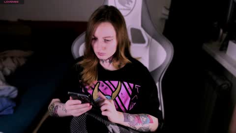 on_yxxx online show from December 2024 04:50:01 PM