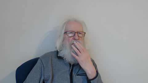 Snapshot of onanister chatting on January 2026 08:16:01 AM Somewhere over the rainbow online show from January 2026 08:16:01 AM