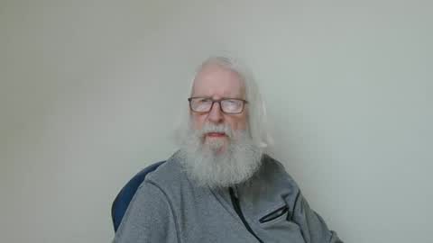 Snapshot of onanister chatting on January 2026 03:06:01 PM Somewhere over the rainbow online show from January 2026 03:06:01 PM