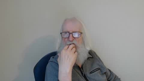 Snapshot of onanister chatting on February 2026 08:18:02 AM Somewhere over the rainbow online show from February 2026 08:18:02 AM