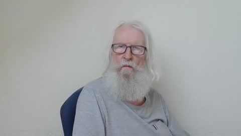 Snapshot of onanister chatting on March 2026 02:24:01 PM Somewhere over the rainbow online show from March 2026 02:24:01 PM