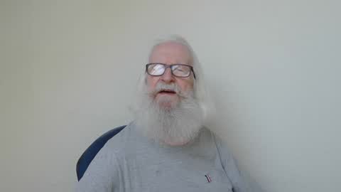 Snapshot of onanister chatting on March 2026 08:09:02 AM Somewhere over the rainbow online show from March 2026 08:09:02 AM