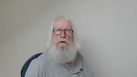 Snapshot of onanister chatting on March 2026 02:13:01 PM Somewhere over the rainbow online show from March 2026 02:13:01 PM