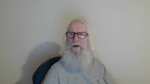 Snapshot of onanister chatting on March 2026 09:22:02 PM Somewhere over the rainbow online show from March 2026 09:22:02 PM