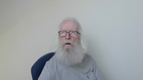 Snapshot of onanister chatting on March 2026 08:06:01 AM Somewhere over the rainbow online show from March 2026 08:06:01 AM