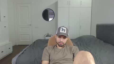 onebestlover online show from February 2025 03:05:02 PM