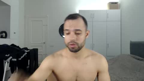 onebestlover online show from November 2025 08:25:01 AM