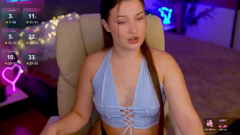 L A Y A online show from October 2025 07:19:02 PM