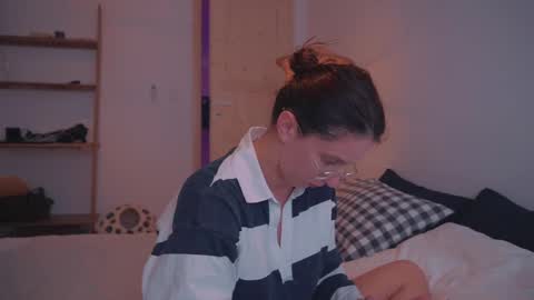 Ariel online show from February 2025 11:15:01 PM