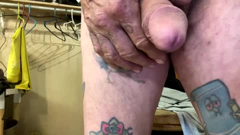 onesmallweenie online show from February 2025 03:56:02 AM