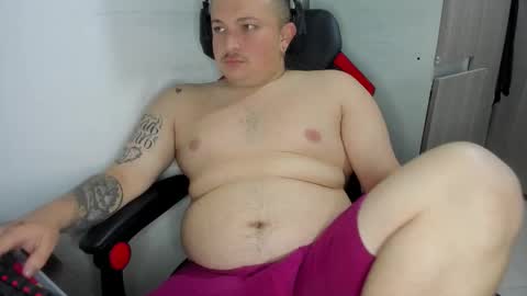 Snapshot of onewhiteboichub chatting on March 2026 01:54:02 AM Andres INDEPENDENT MODEL online show from March 2026 01:54:02 AM