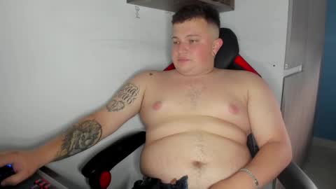 Snapshot of onewhiteboichub chatting on May 2026 10:36:02 PM Andres INDEPENDENT MODEL online show from May 2026 10:36:02 PM