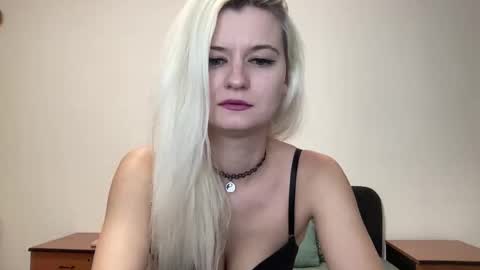 Onika online show from September 2025 11:15:01 PM