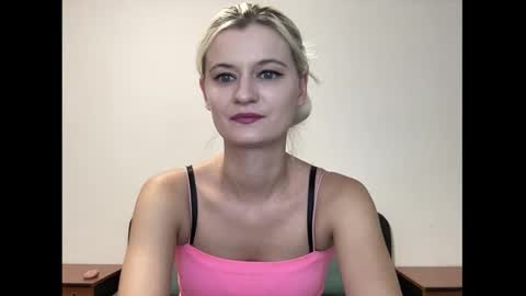 Onika online show from September 2025 10:10:02 PM