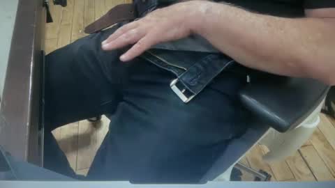 Snapshot of onlocationnyc chatting on October 2025 12:49:02 AM onlocationnyc online show from October 2025 12:49:02 AM