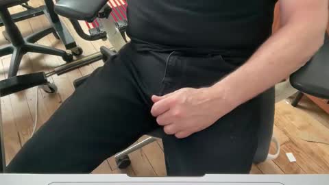 Snapshot of onlocationnyc chatting on April 2026 07:38:02 PM onlocationnyc online show from April 2026 07:38:02 PM