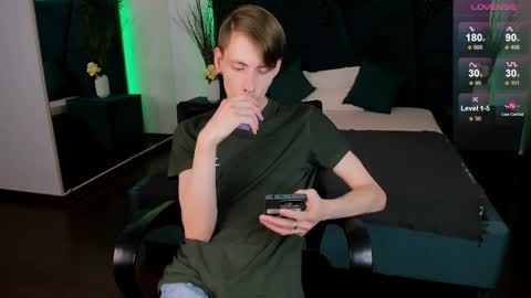 Snapshot of only_eric chatting on November 2025 06:47:02 AM Erick online show from November 2025 06:47:02 AM