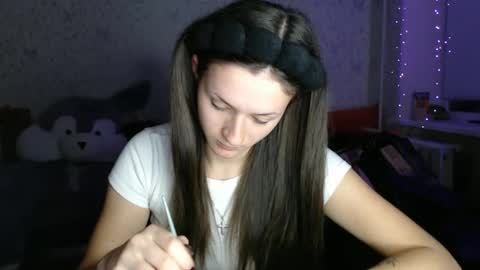 Amalia online show from November 2025 06:10:01 PM