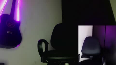 Snapshot of onlyraven chatting on February 2025 02:17:02 AM Raven online show from February 2025 02:17:02 AM