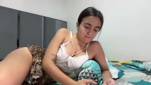 Snapshot of onlythem777 chatting on April 2026 01:25:01 AM PAREJA LATINA JOVEN MUY CACHONDOS online show from April 2026 01:25:01 AM