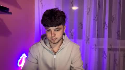 Snapshot of onyiix_ chatting on November 2025 07:01:02 PM Mike online show from November 2025 07:01:02 PM