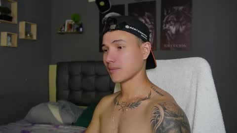 Snapshot of onyx_voss chatting on July 2026 04:25:01 PM onyx_voss online show from July 2026 04:25:01 PM