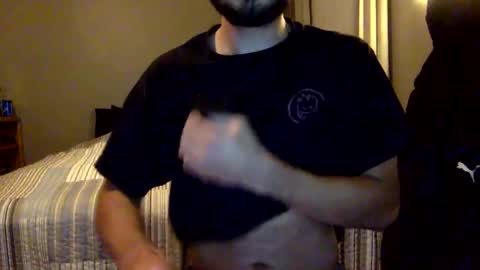 Snapshot of oofthatstuff chatting on October 2025 01:17:01 AM oofthatstuff online show from October 2025 01:17:01 AM