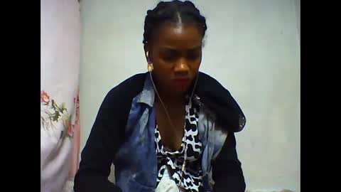 Snapshot of oooorazanasoa chatting on May 2026 06:09:01 PM oooorazanasoa online show from May 2026 06:09:01 PM