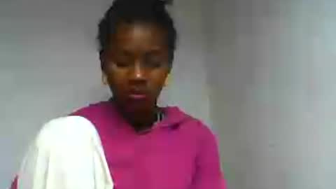Snapshot of oooorazanasoa chatting on June 2026 08:45:02 AM oooorazanasoa online show from June 2026 08:45:02 AM