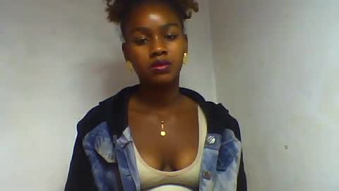 Snapshot of oooorazanasoa chatting on June 2026 07:32:02 AM oooorazanasoa online show from June 2026 07:32:02 AM