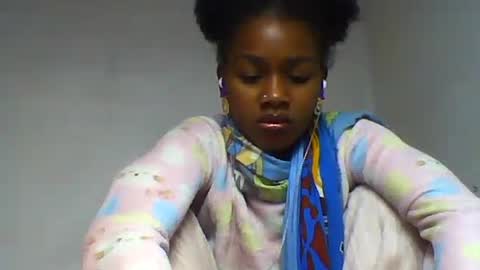 Snapshot of oooorazanasoa chatting on June 2026 05:37:01 AM oooorazanasoa online show from June 2026 05:37:01 AM