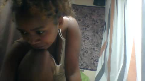 Snapshot of oooozafiette chatting on July 2026 12:04:01 AM oooozafiette online show from July 2026 12:04:01 AM