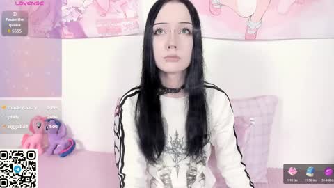 Snapshot of ophelia_amber chatting on April 2026 09:31:01 AM Ophelia online show from April 2026 09:31:01 AM