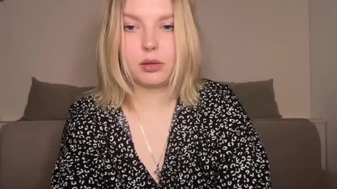 Ophelia online show from April 2026 11:27:01 PM