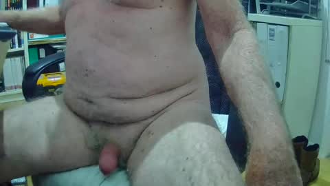 Snapshot of oren57 chatting on January 2025 09:41:02 PM oren online show from January 2025 09:41:02 PM