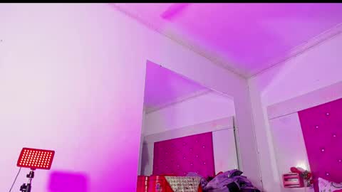 Snapshot of orianadollx chatting on December 2024 06:35:02 PM Oriana online show from December 2024 06:35:02 PM