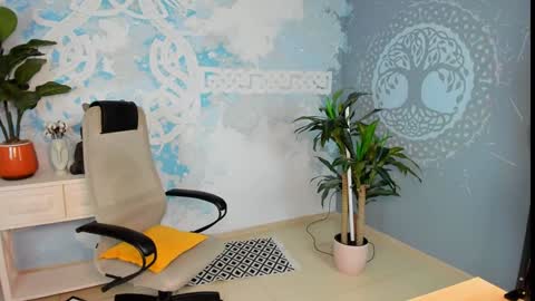 Snapshot of orianna_blade chatting on December 2024 09:02:01 AM Orianna - Hi Im into geek culture cosplay crafting LARP games. Shall we play DnD online show from December 2024 09:02:01 AM