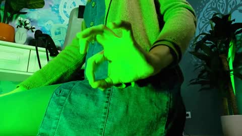 Snapshot of orianna_blade chatting on December 2024 04:08:02 PM Orianna - Hi Im into geek culture cosplay crafting LARP games. Shall we play DnD online show from December 2024 04:08:02 PM