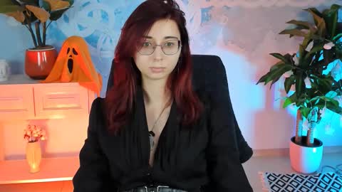 Snapshot of orianna_blade chatting on October 2025 09:22:01 AM Orianna - Hi Im into geek culture cosplay crafting LARP games. Shall we play DnD online show from October 2025 09:22:01 AM