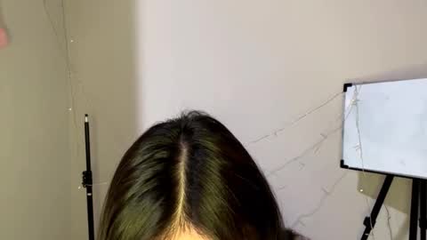 Angel online show from December 2025 12:22:02 PM