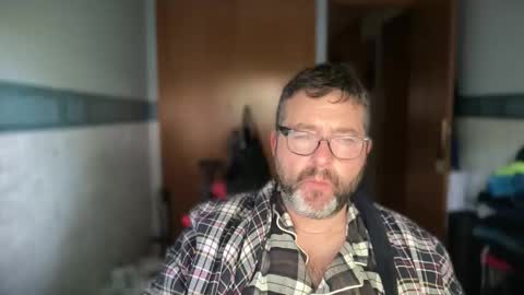 Snapshot of oscarbcncat chatting on May 2026 04:24:02 PM oscarbcncat online show from May 2026 04:24:02 PM