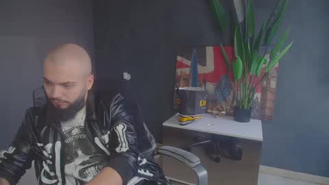 Snapshot of oscarwills chatting on June 2026 04:58:02 AM OscarWills online show from June 2026 04:58:02 AM
