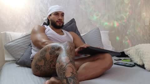 osher_cox online show from November 2025 04:07:02 AM