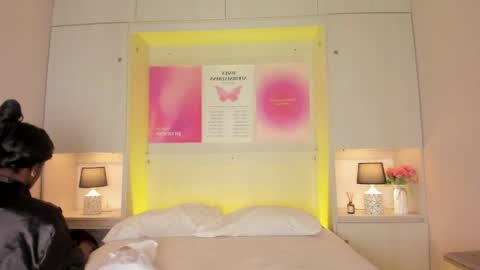 oshun_444 online show from April 2026 12:09:02 PM