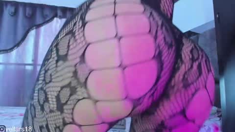 Snapshot of osiris_doll chatting on April 2026 05:21:01 PM vella online show from April 2026 05:21:01 PM