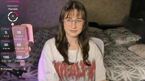 Snapshot of oskar_fucker chatting on April 2026 09:15:01 AM Leliana online show from April 2026 09:15:01 AM