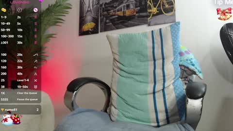 Snapshot of oso_gael chatting on December 2024 09:19:02 PM Bear Gael online show from December 2024 09:19:02 PM