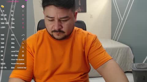 Snapshot of oso_gael chatting on February 2025 05:48:02 PM Bear Gael online show from February 2025 05:48:02 PM