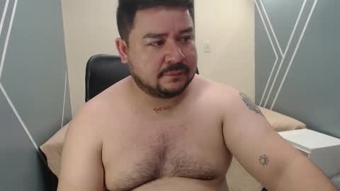 Snapshot of oso_gael chatting on March 2025 05:43:02 PM Bear Gael online show from March 2025 05:43:02 PM