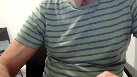 Ossi online show from May 2026 10:04:02 PM